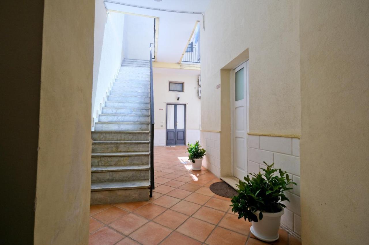 Apartamento Monolocale Porta Napoli Bríndisi Exterior foto